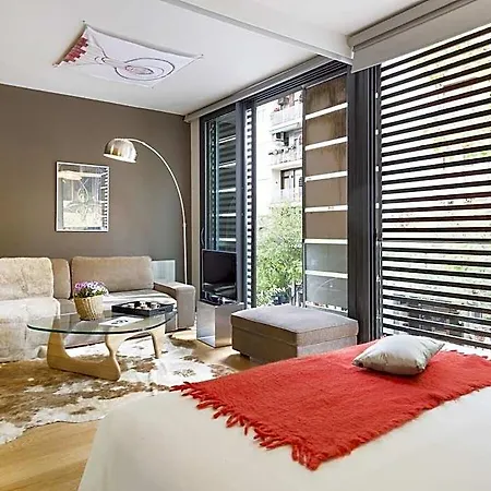 Hotel Flat For 8 W/shared Pool Near The :born Area