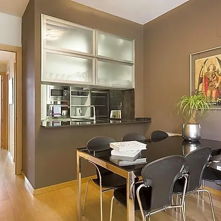 Flat For 8 W/shared Pool Near The :born Area Apartament