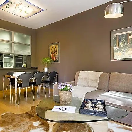 Flat For 8 W/shared Pool Near The :born Area * Barcelone