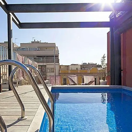 Flat For 8 W/shared Pool Near The :born Area