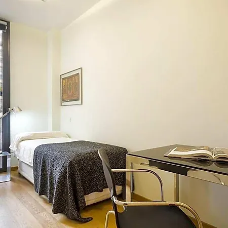 Appartement Flat For 8 W/shared Pool Near The :born Area Barcelona