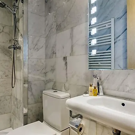 Appartement Flat For 8 W/shared Pool Near The :born Area Barcelona